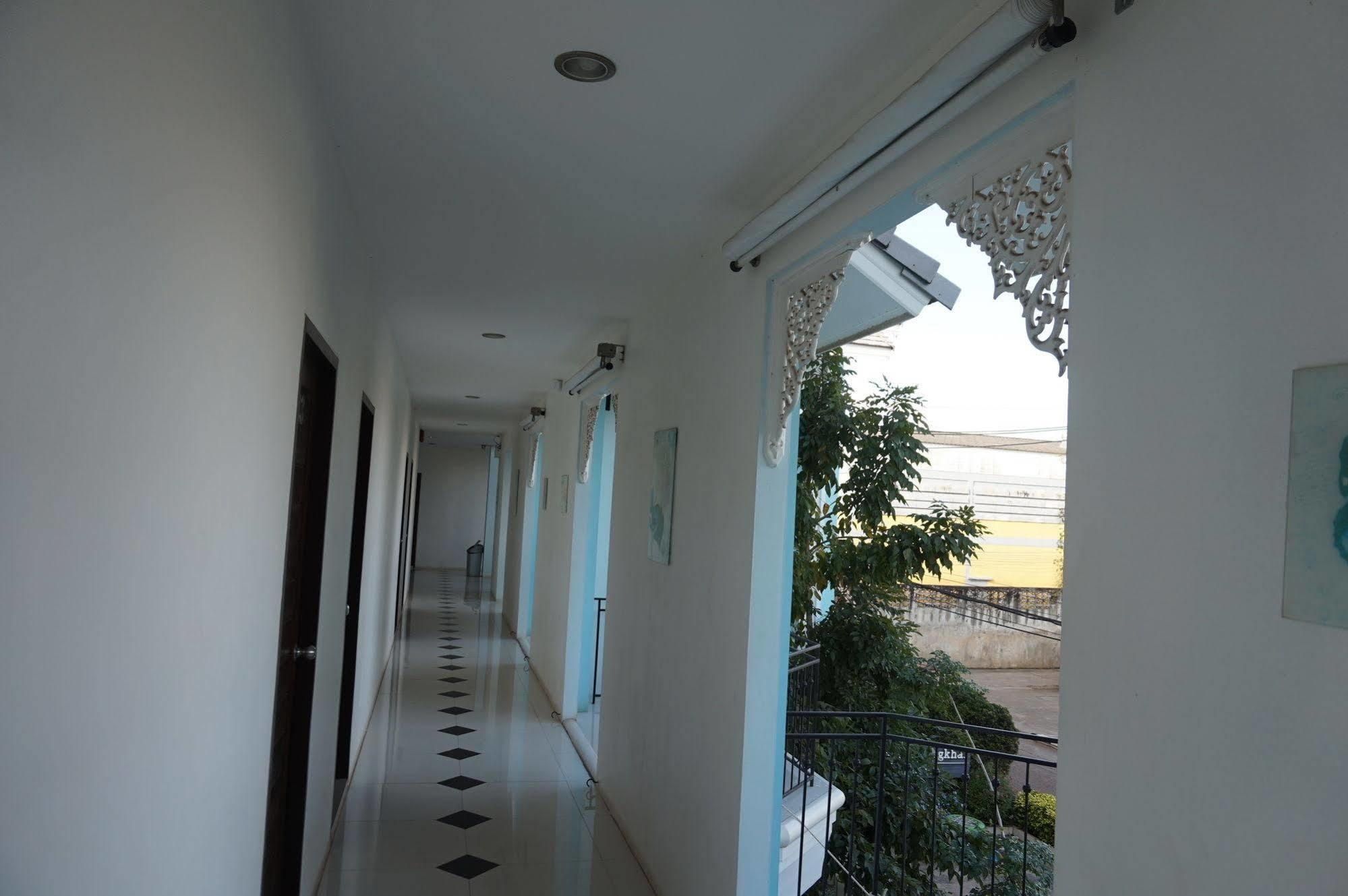 Crystal Nongkhai Hotel Nong Khai Extérieur photo